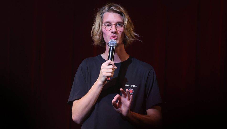 Paul Mirabel Taille : Le Secret Derrière Sa Silhouette Unique paul mirabel taille